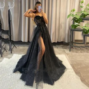 Vestidos de Cerimónia Compre Vestido de Festa Preto em Tule com Decote V, Sem Alça | Loja dos Cabelos