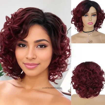 Perucas Peruca Sintética Curta Encaracolada Ombre Vinho Vermelho para Mulheres Afro – Raiz Escura com Franja para Festa, Cosplay e Halloween | Loja dos Cabelos