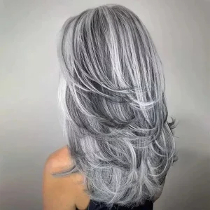 Perucas Peruca Feminina Curta Sintética Cinza Prateado Ombre em Camadas com Franja Cortina, Corte Bob Ondulado | Loja dos Cabelos