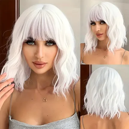 Perucas Peruca Sintética Lolita Curta Prata e Branco – Corte Chanfrado com Risca Central, Ondas Cacheadas Femininas | Loja dos Cabelos