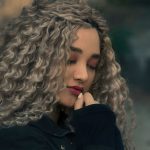 cabelo loiro cacheado
