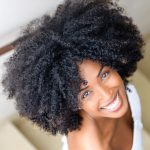 mega hair cacheada